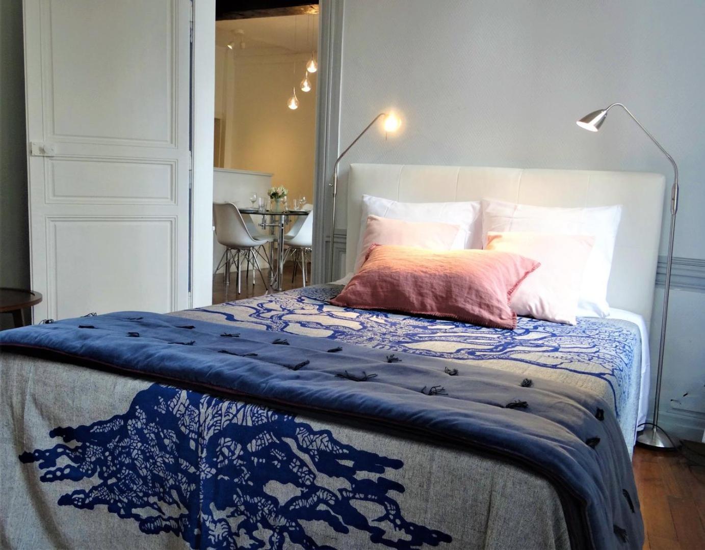 Le Cardinal Apartment Chartres Bagian luar foto